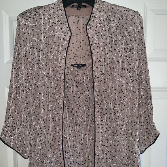 Elegant blouse and jacket for any special occasion - Picture 1 of 4
